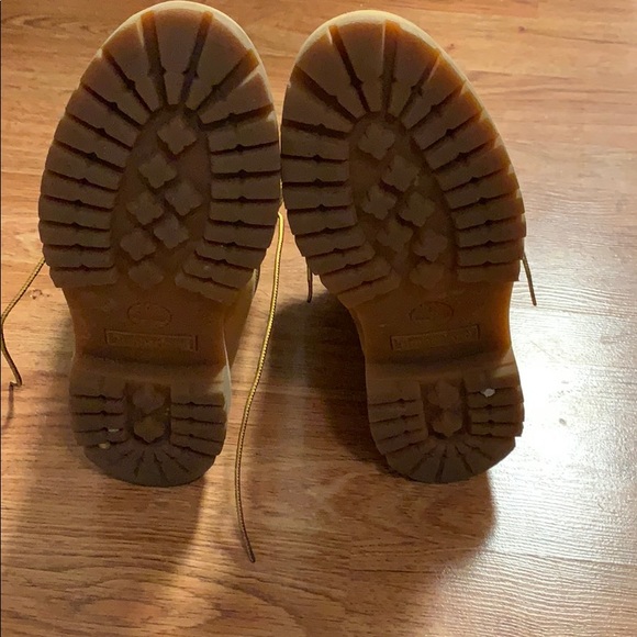 Boots - Picture 4 of 4